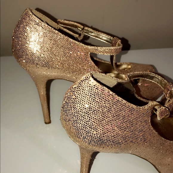 Heels - Picture 2 of 8